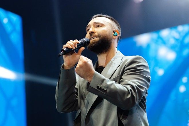 Azad Şabanov – Müğənni