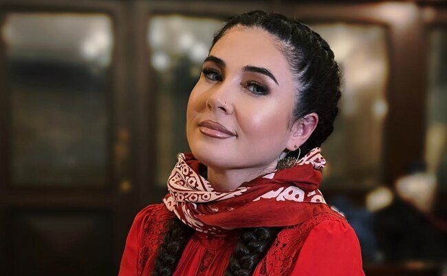 Elnarə Xəlilova – Müğənni