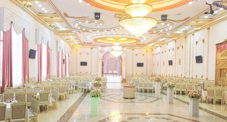 Neapol Hall – Şadlıq sarayı