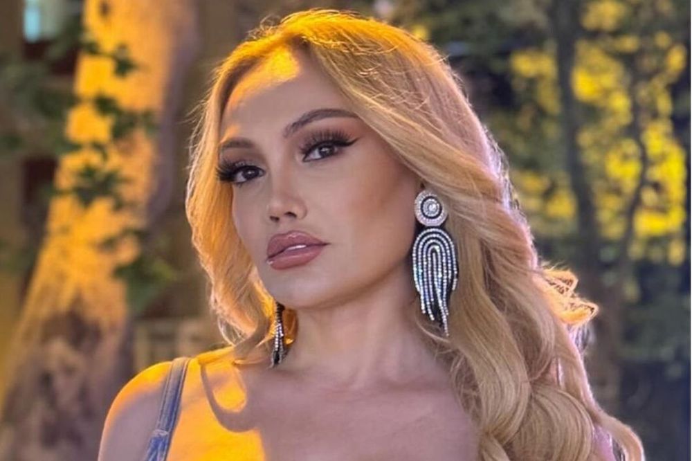 Nura Suri – Müğənni